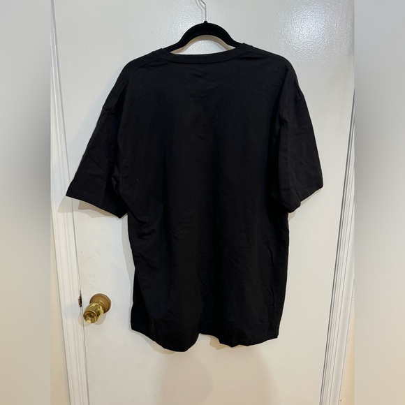 Merry KISSmas Tee - Picture 2 of 3